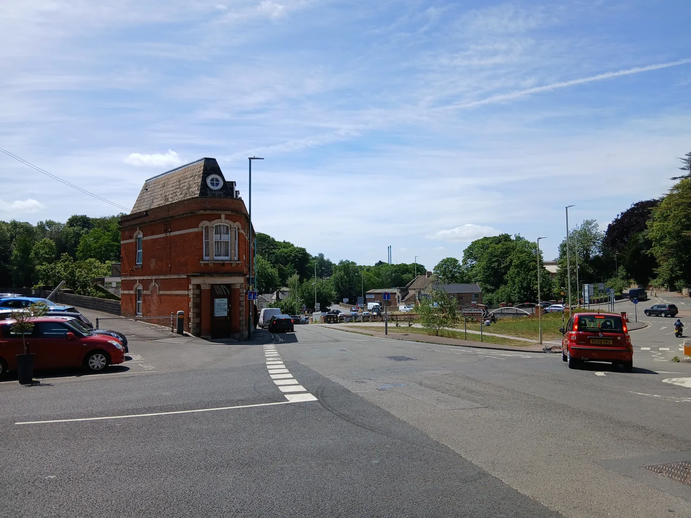 Cheapside in Stroud, looking towards Wallbridge. The London commuter coach leaves from Cheapside at 6.00am